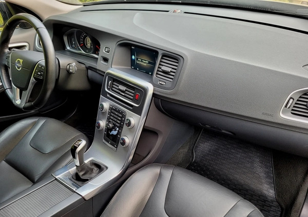 Volvo V60 Cross Country cena 59000 przebieg: 184000, rok produkcji 2016 z Opoczno małe 436